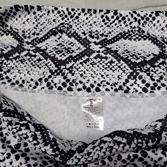 LXNMGO Women's High Waist Yoga Shorts with Pockets Stretch Workout Running XL - Picture 8 of 9